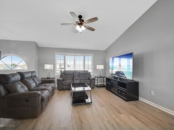 4th image of 5071 Lakeview Dr
