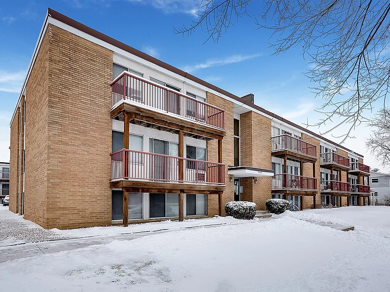 Rivercliff Apartments — Photo 31