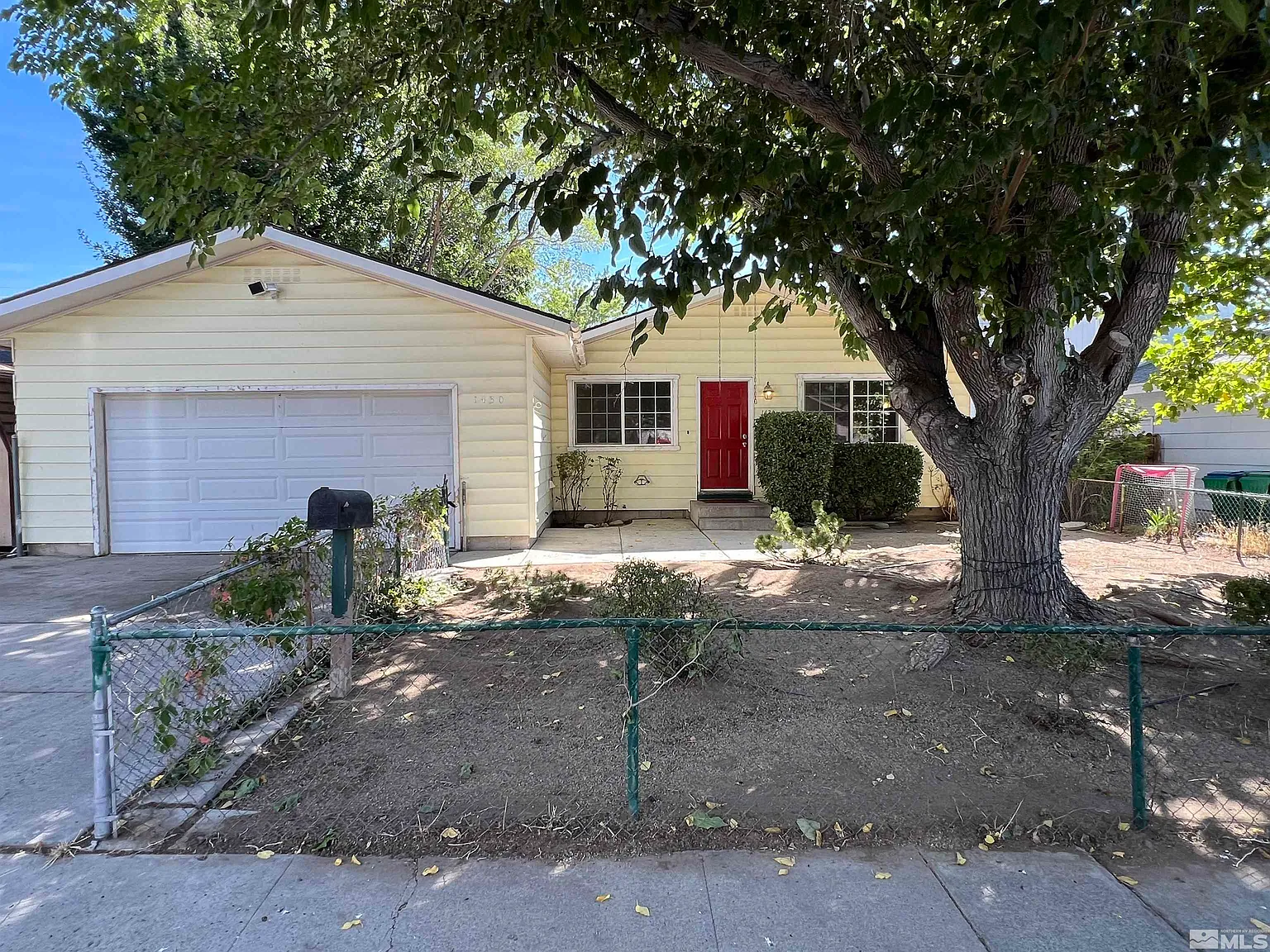 1430 Exeter Way photo 1