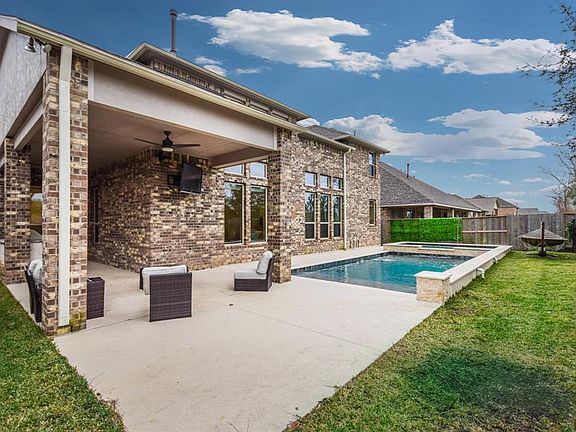 Private backyard with new pool and spa. No back neighbors makes this the perfect private space.