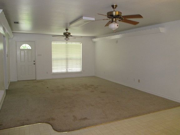 CARPET REMOVED,NEW PIC SOON