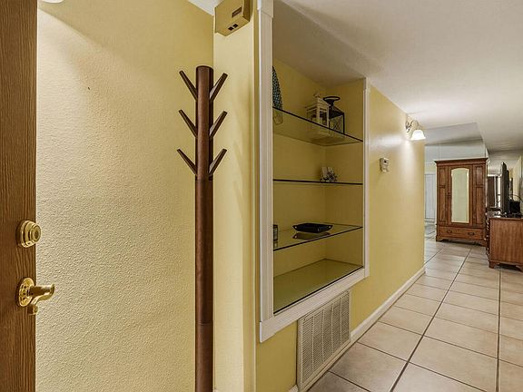 3rd image of 5300 E Waverly Dr APT D5