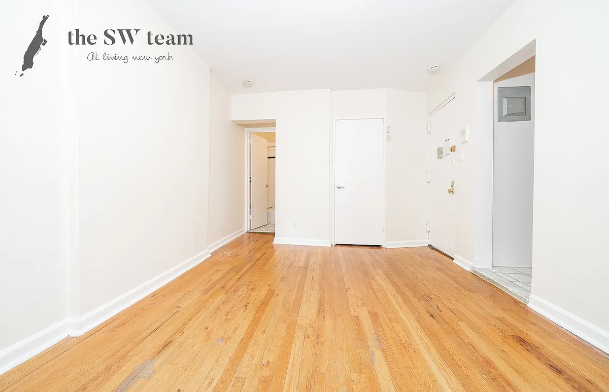 Building Photo - 108 W 81st St #3REAR