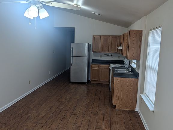 4th image of 5321 Urquhart St