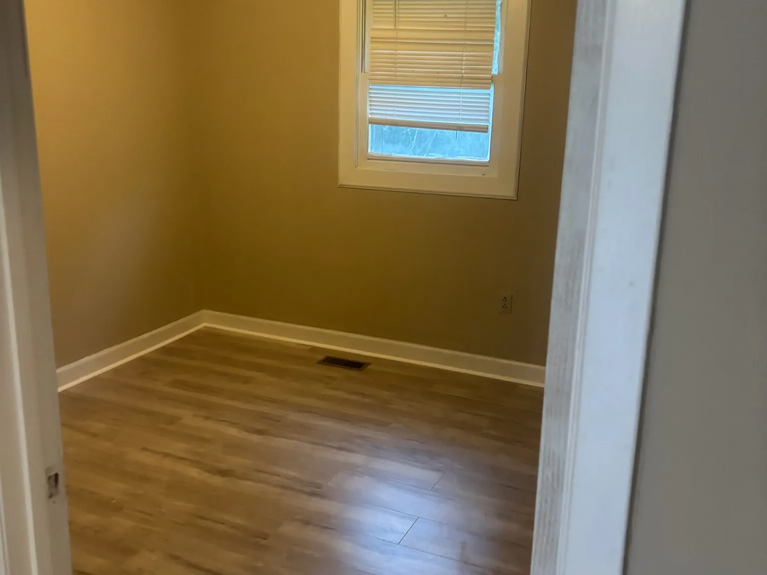 2 bed, 900 sqft, $1,600 — Photo 2