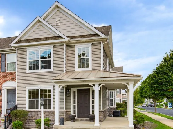900 Cadwell Ln, Lancaster, PA 17601