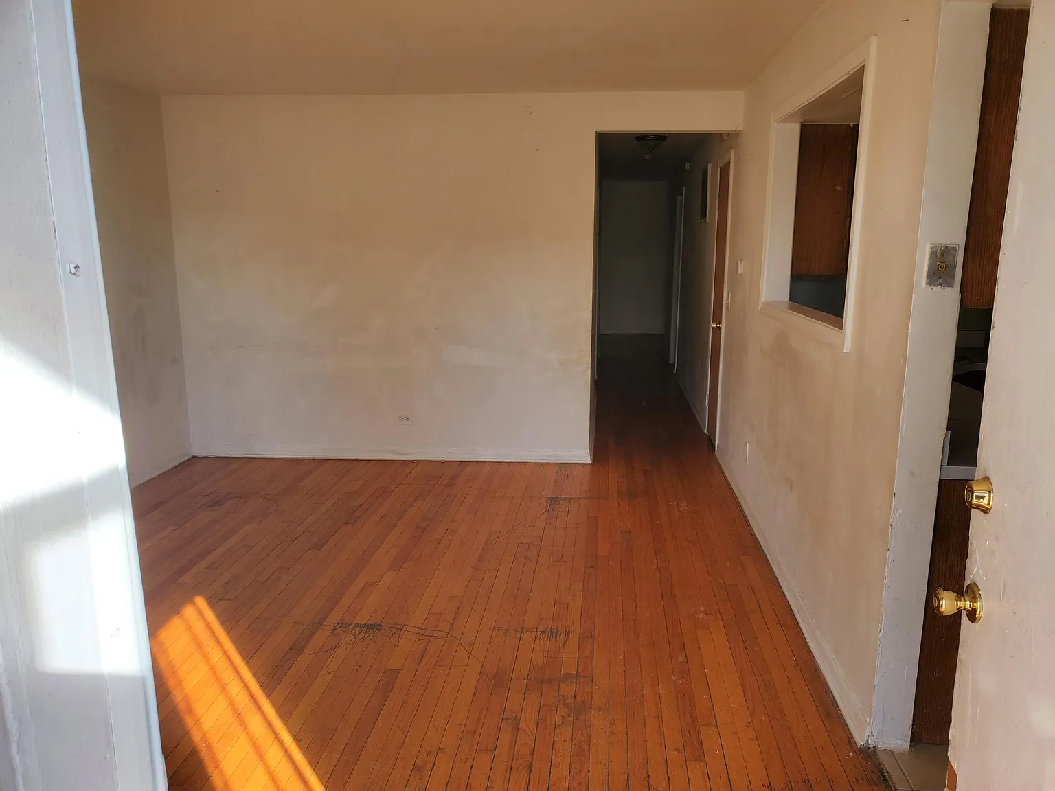 10217 S Oglesby Ave photo 1