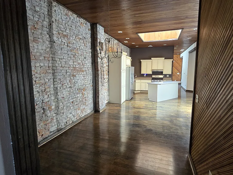 425 1/2 Main St #1 — Photo 4