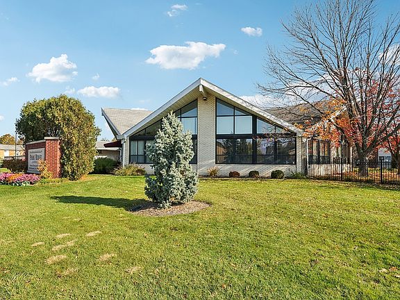 22-web-or-mls-Kennedy Dr-0611-901