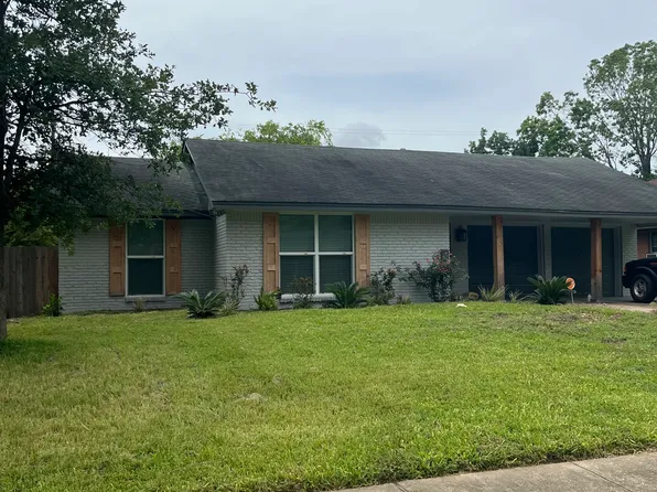 1823 Shadow Bend Dr, Houston, TX 77043