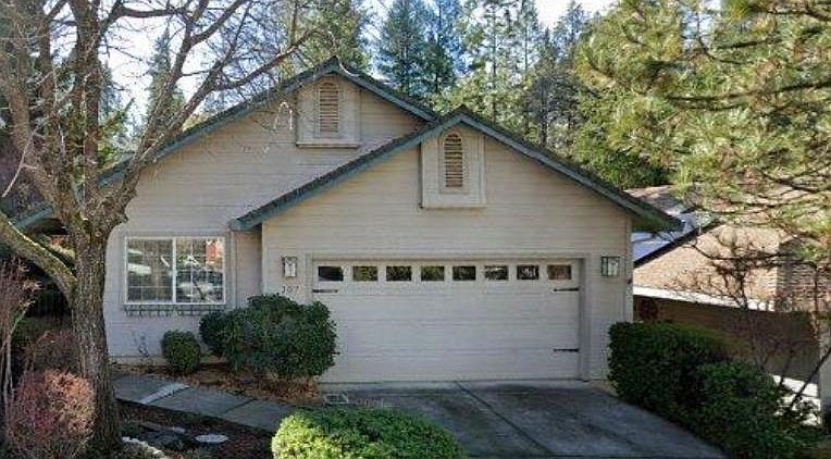 1st image of 207 Incline Dr