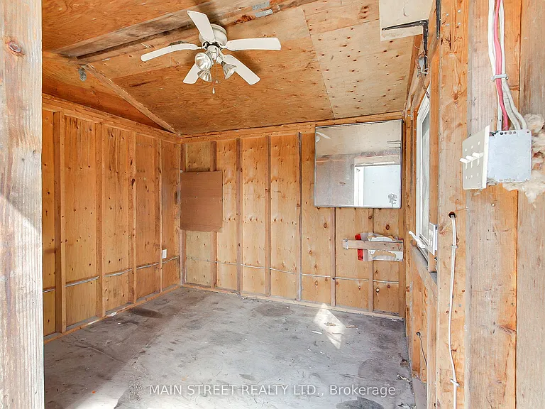 127 Woodfield Dr N — Photo 14