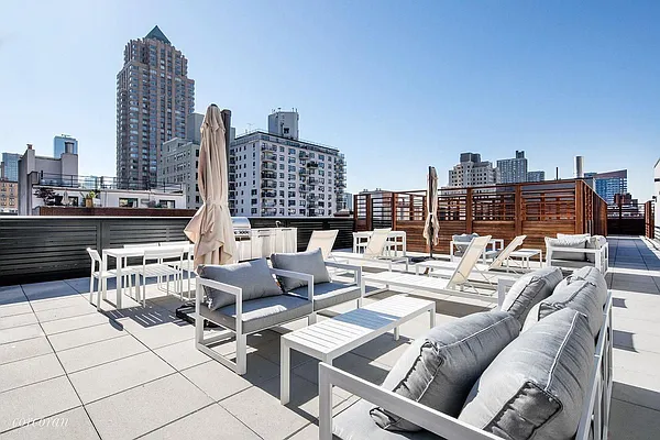 Rented by Level Group | media 23