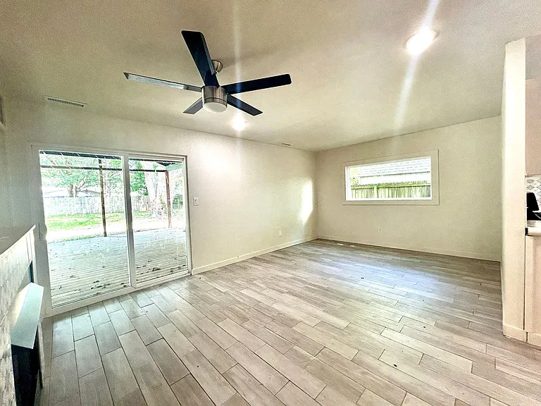 72 Bois D Arc St — Photo 7