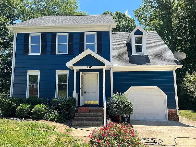1307 Newfoundland Ct — Photo 1