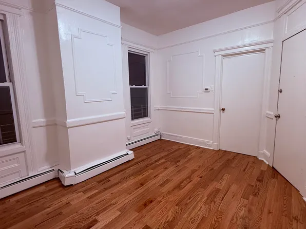 110 Duncan Avenue image 11 of 19