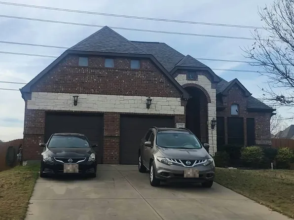 2732 Waters Edge Dr, Grand Prairie, TX 75054