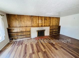 716 Dallas St NE, Albuquerque, NM 87108