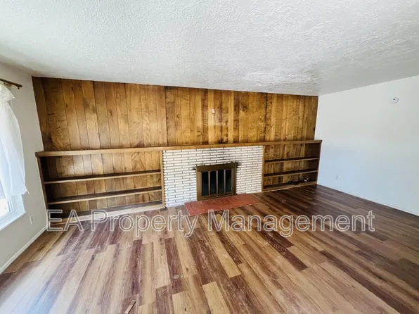 716 Dallas St NE, Albuquerque, NM 87108