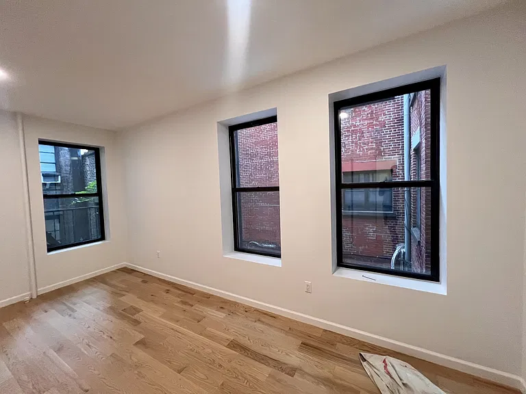 210 E 9th St #2 — Photo 10