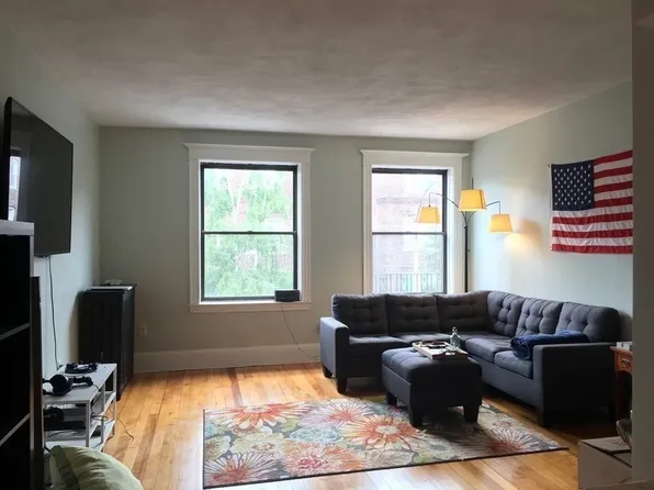 37 Park Vale Ave APT 4, Allston, MA 02134