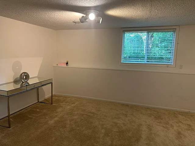 801 Corens Dr — Photo 42