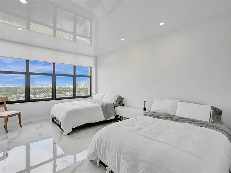 2500 Parkview Dr #1112 — Photo 21