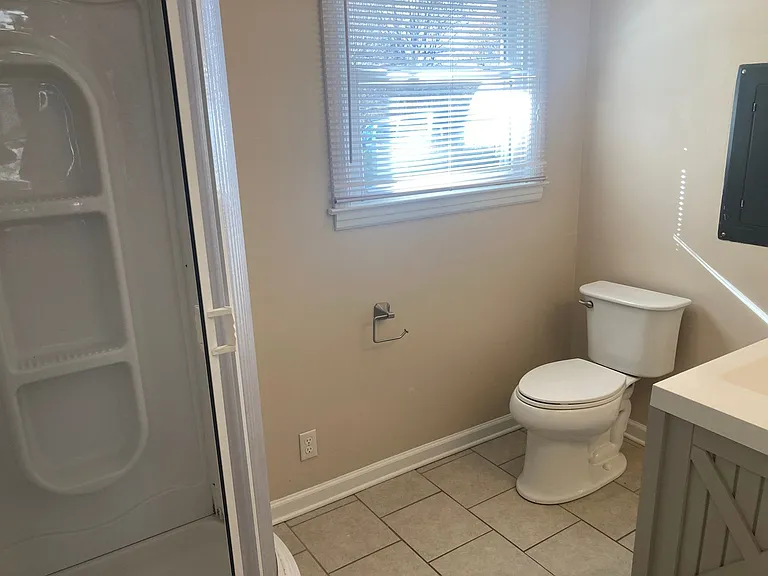 474 Brentlawn Dr — Photo 5
