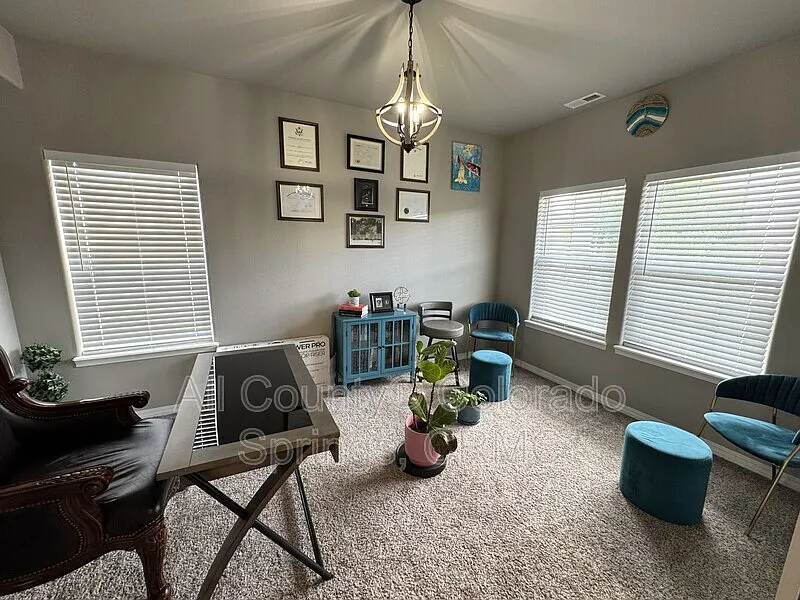3 bed, 2.5 bath, 2353 sqft, $2,495 — Photo 3