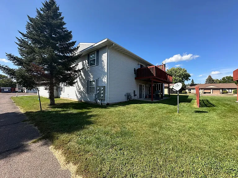 4716 Kappus Dr — Photo 2