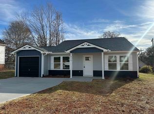 8110 5th St, Boiling Springs, SC 29316