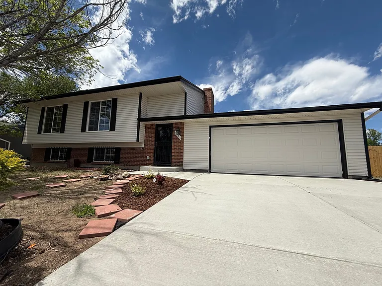 4770 Newton Dr — Photo 38