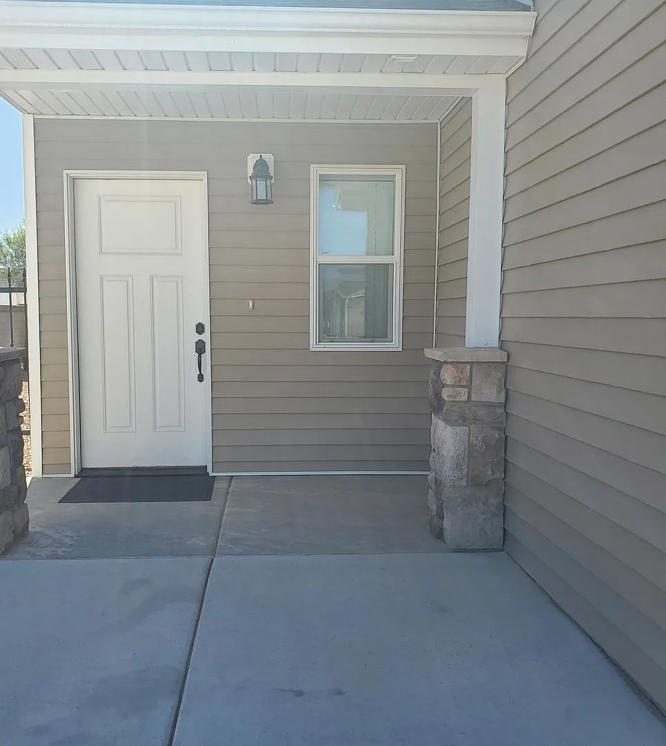 Charming 3 Bedroom Home in Cedar City — Photo 2