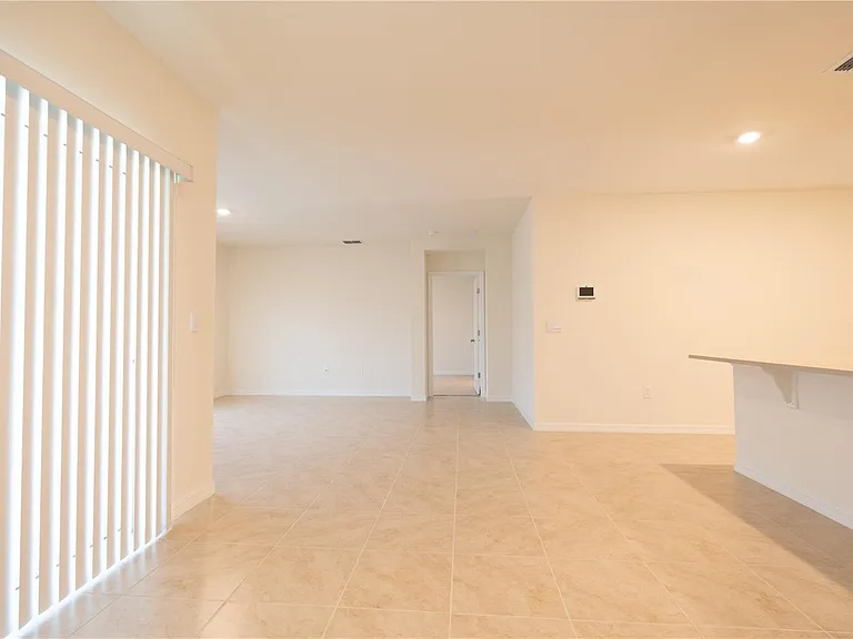 444 Taylor Groves Dr — Photo 5