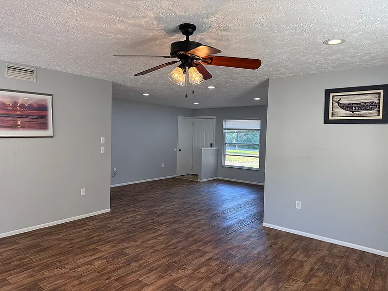 144 Christie Ave — Photo 8