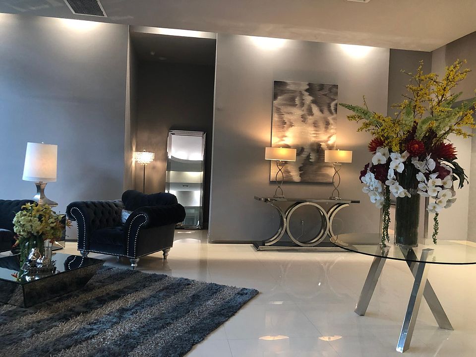 1st image of 275 NE 18th St APT 806