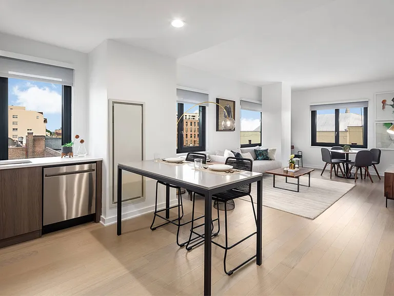 360 Huguenot — Photo 15
