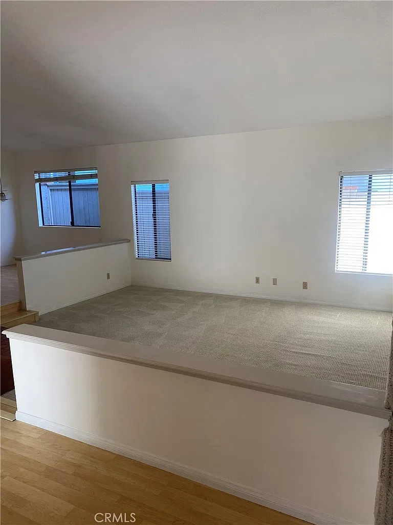 3 bed, 2309 sqft, $8,200 — Photo 2