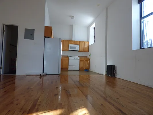 Rented by TheRealEstateCompany.com LLC | media 11