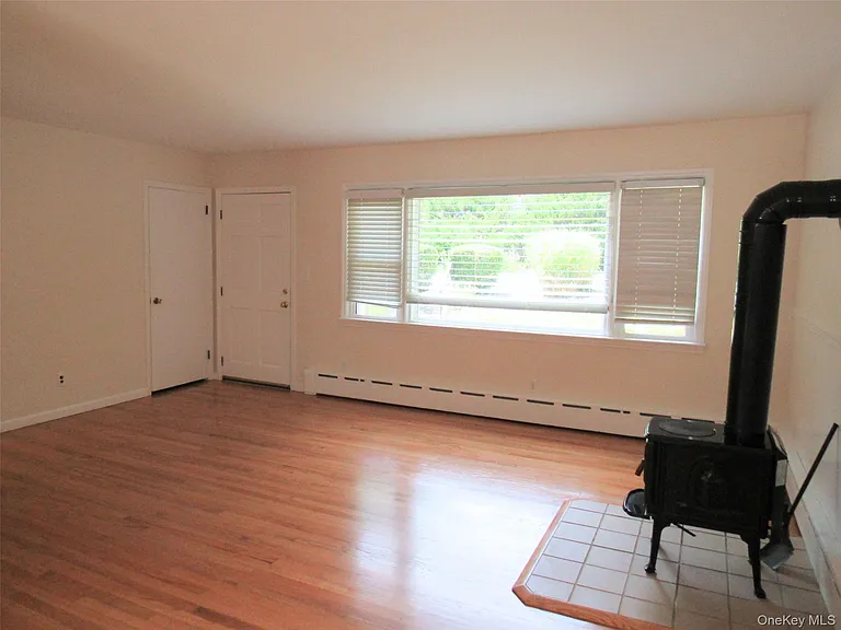 14 Piney Point Ave — Photo 3