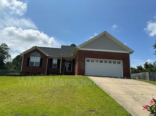 223 Woodland Dr, Raeford, NC 28376