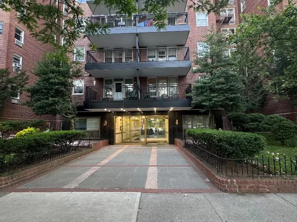 770 Ocean Parkway image 1 of 7