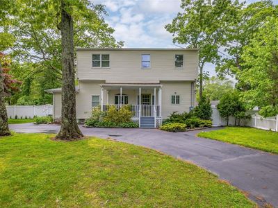 3 Loretta Court, Coram, NY, 11727