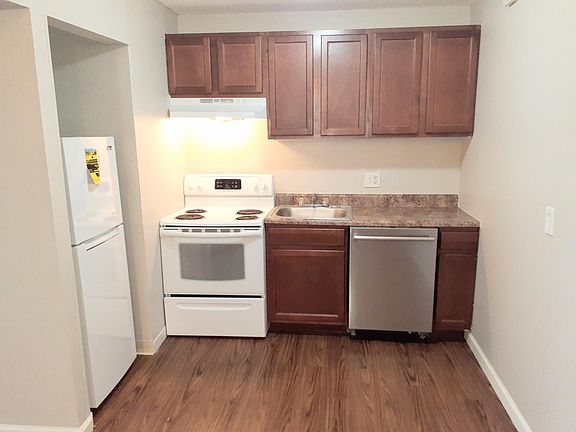 4th image of 2140 Hampton Ave APT 106