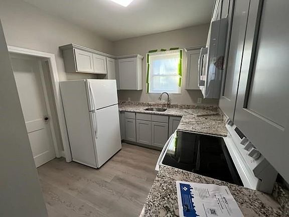 5th image of 55 Railroad Ave #3