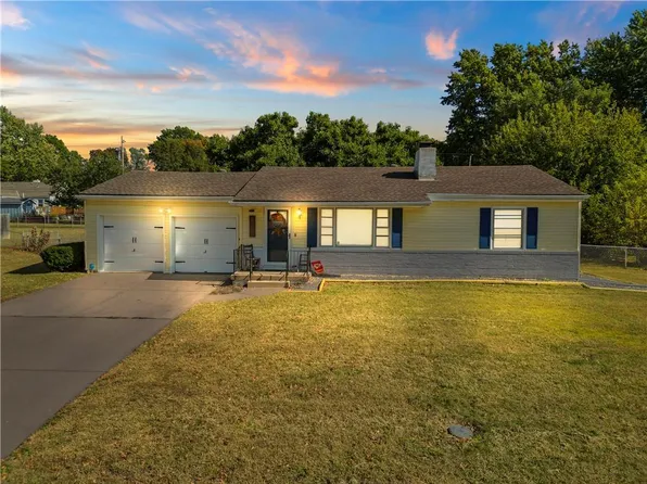 4343 Ridgeway Ave, Kansas City, MO 64133