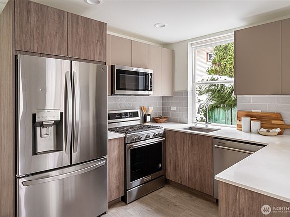 3rd image of 4155 Delridge Way SW