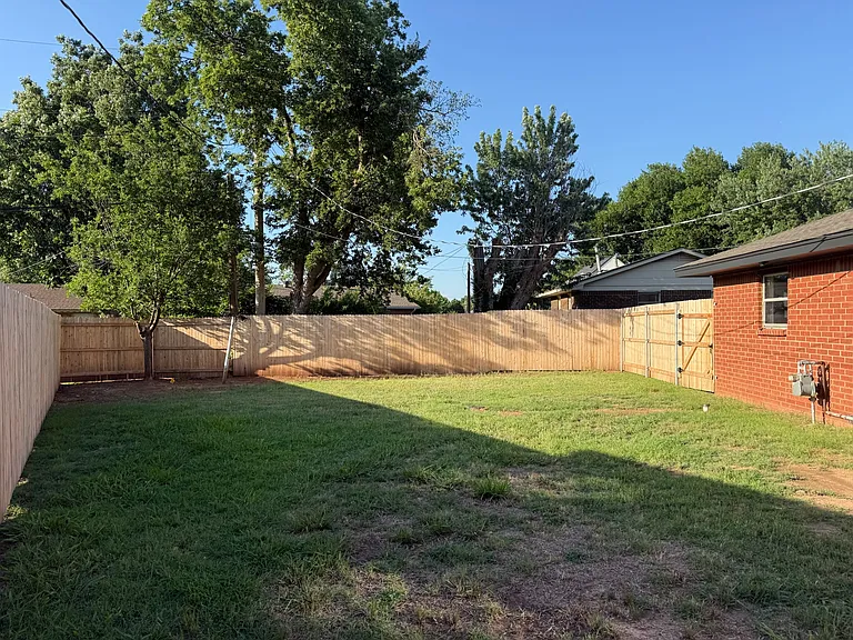 2209 Marshall Dr — Photo 39