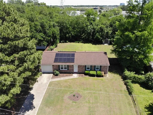 105 Ginger Ct, Chesapeake, VA 23320