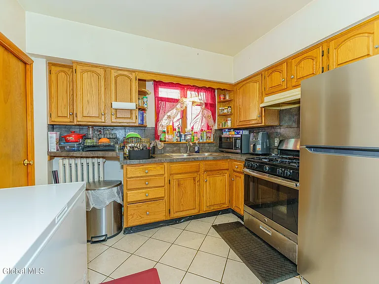 792 Washington Ave #1 — Photo 7